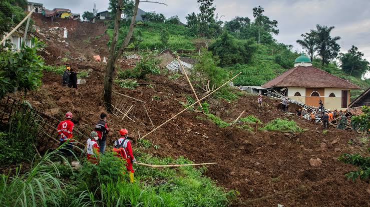  Landslides kill 11, injure 18 in Indonesia’s West Java