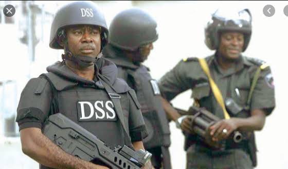  Heavily armed DSS Personnel drafted to Sheikh Kabara’s Mosque…As Gov Ganduje banned his Preaching, annual Maulud